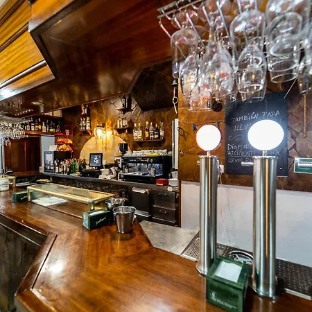 Pension Restaurante Sayane 라 카리다드